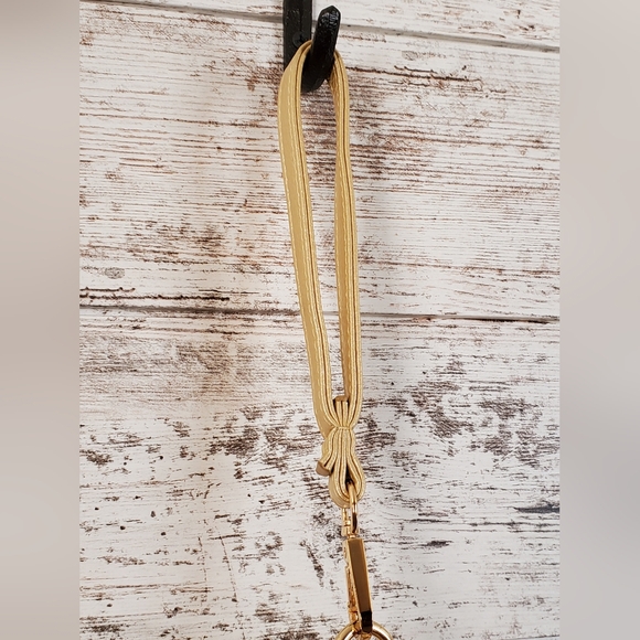 Pyramid-shaped Wristlet - Picture 8 of 12